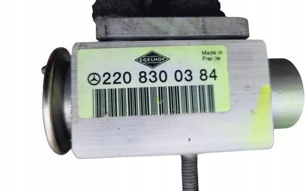 Ilmastointikondensaattori Mercedes Vito W639 A0028303458 image 2