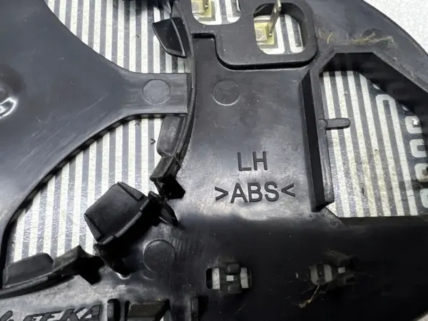 Insert espelho esquerdo Toyota C-HR 2018 OEM 2122001004 image 10