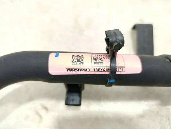 Fuel Distributor Pipe Jeep Wagoneer 2022 68424159AD image 6