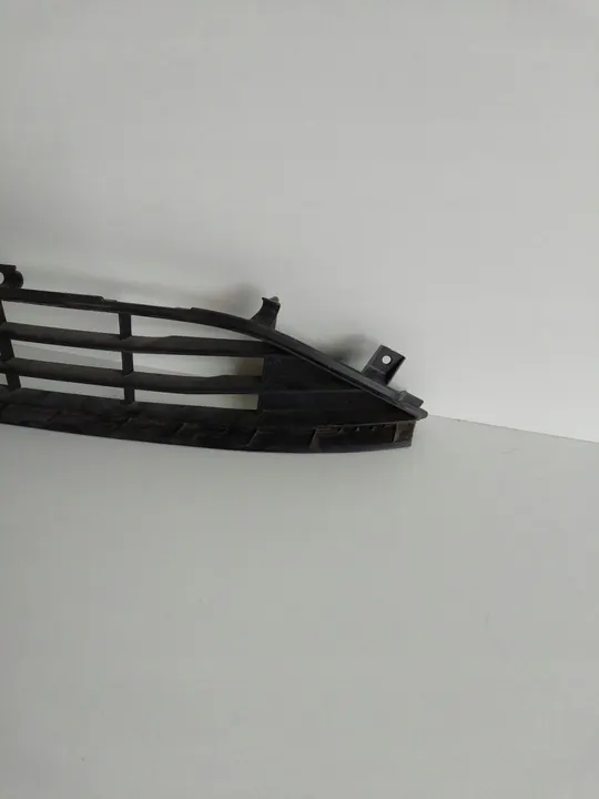 Ford Fiesta 2017 Moldura do para-choque dianteiro image 4