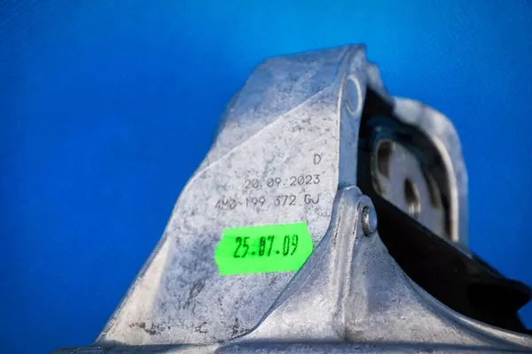 Moottorin tuki oikea Audi A6 4K C8 A7 4K8 2.0TFSI 4M0199372GJ image 5