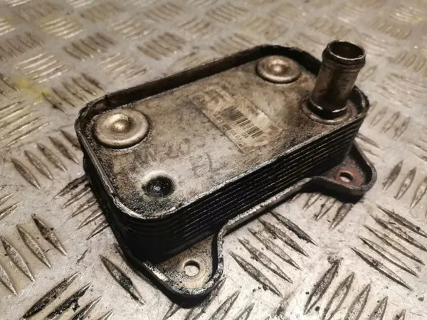 Arrefecedor óleo caixa Mercedes-Benz C W203 OEM 6111880301 image 2