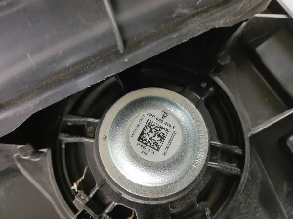 Porsche Cayman 981 hintere Armlehne OEM 981555735 image 3