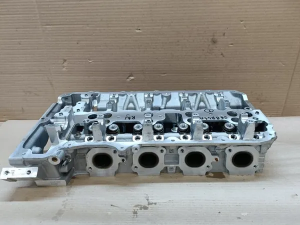 BMW Cylinderhuvud Höger 1-4 cyl OEM 7852459 image 4