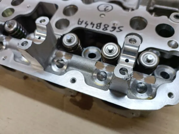 BMW Cylinderhuvud Höger 1-4 cyl OEM 7852459 image 6