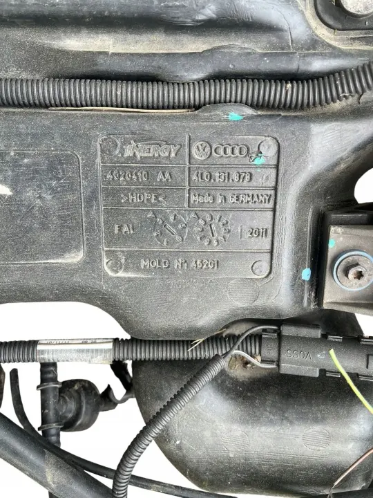 Audi Q7 AdBlue-tank OEM 4L0131878 met Pomp image 4