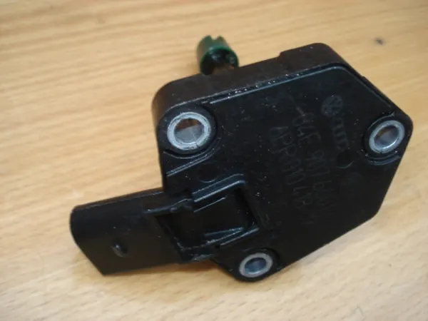 Öljynmittausanturi VW Audi Seat Skoda 1.2 TSI TFSI OEM 04E907660D image 3