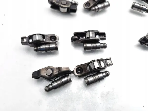 Braço de válvula Toyota Avensis 2.0 D-4D Diesel 2016 Sedan OEM 2WW image 10