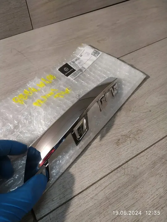 Mercedes W206 Kromlist Bak Höger A2068854104 image 2