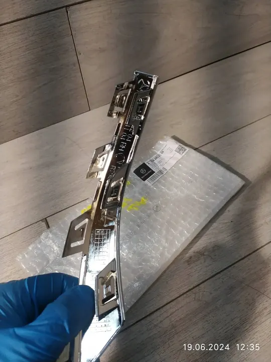 Mercedes W206 Kromlist Bak Höger A2068854104 image 4