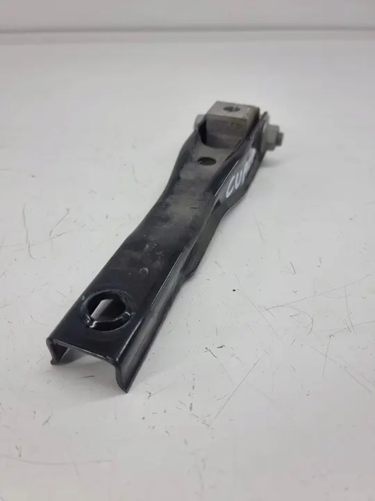 Cupra Formentor 2024 Vaihteiston kiinnike image 2