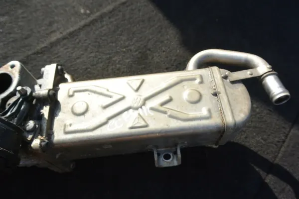 EGR-jäähdytinventtiili OEM 03L131512C SEAT Golf VI:lle image 3