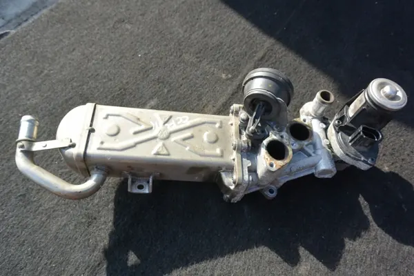 EGR-jäähdytinventtiili OEM 03L131512C SEAT Golf VI:lle image 5