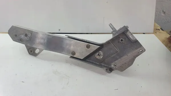 OEM 2536210700 Clip cinto dianteiro direito Mercedes image 3