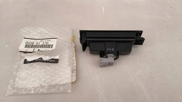 Mazda MX-5 ND achterkentekenplaatverlichting OEM 13018368 image 2