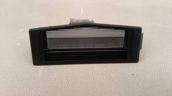 Mazda MX-5 ND achterkentekenplaatverlichting OEM 13018368 image 3