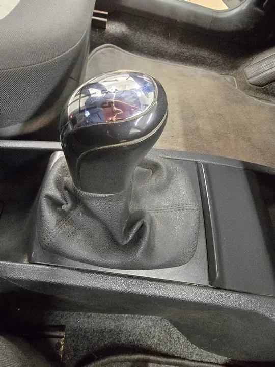 Ensemble de manchon de pommeau Skoda Fabia 1 1998-2007 image 2