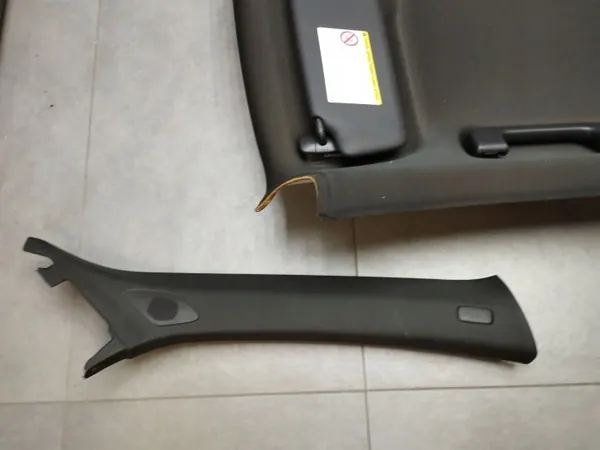 Clip de Plafonnier Audi OE d'Occasion OEM 8V3867505K image 9