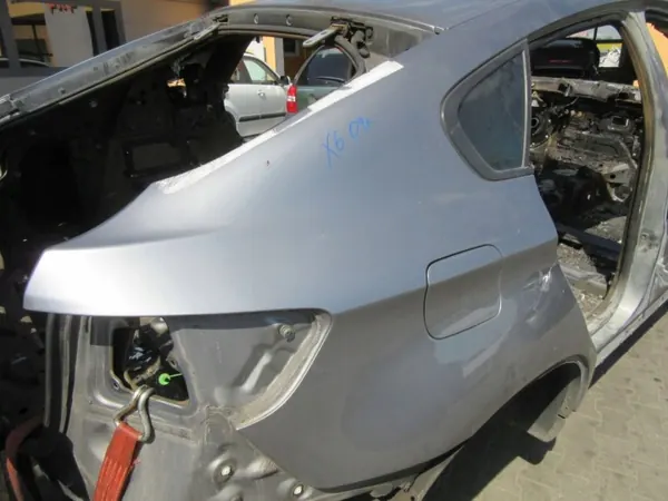 BMW X6 E71 Taka Lattia & Lokasuojat OEM 4x4OE003621 image 9