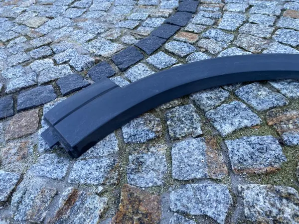 VW T-Cross 2GM854732 Oikea etumudanraja - OEM image 5