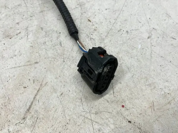 Conector Farol Dianteiro Direito Prius IV OEM OYT26218 image 4