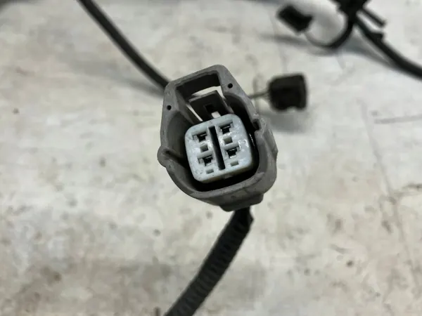 Conector Farol Dianteiro Direito Prius IV OEM OYT26218 image 6