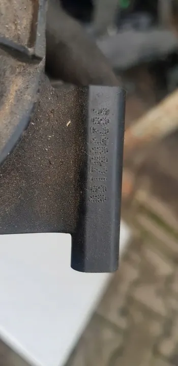 PEUGEOT 308 II T9 1.5 BLUE HDI Vattenpump OEM image 3