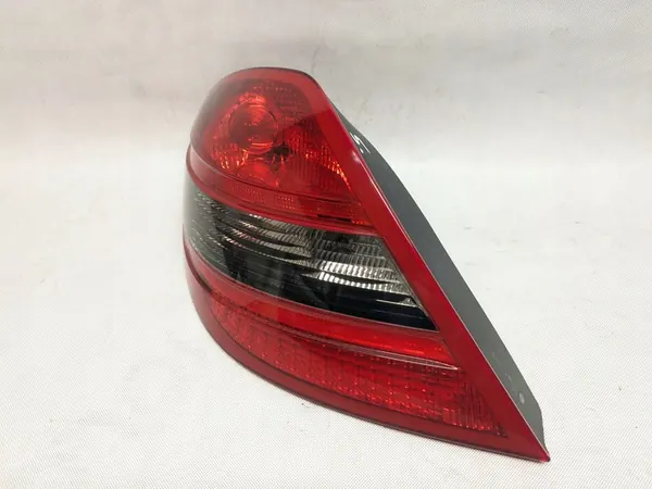 Lámpara trasera izquierda Mercedes SLK R171 A1718200564 image 2