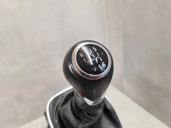 Alavanca de Câmbio Opel Corsa E 1.4 Turbo 6 Marchas image 10