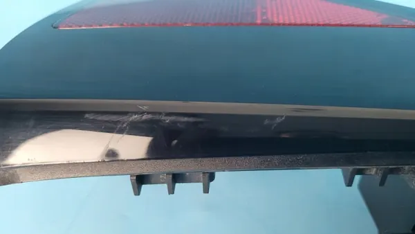 Tapa de Puerto de Carga Tesla Model 3 OEM 1099953-00-E image 10