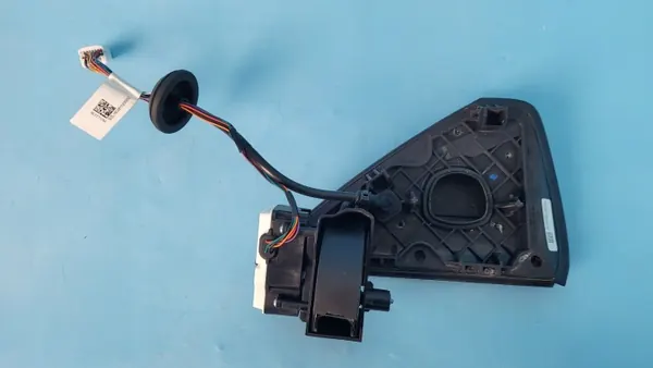 Tapa de Puerto de Carga Tesla Model 3 OEM 1099953-00-E image 3