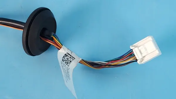 Tapa de Puerto de Carga Tesla Model 3 OEM 1099953-00-E image 4