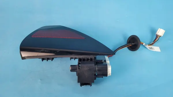 Tapa de Puerto de Carga Tesla Model 3 OEM 1099953-00-E image 5