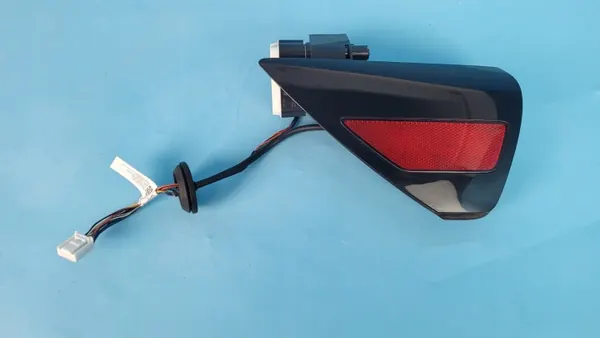 Tapa de Puerto de Carga Tesla Model 3 OEM 1099953-00-E image 9