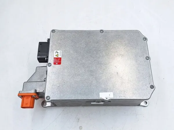 VW Passat GTE Akkulaturi OEM 5QE915682M image 2