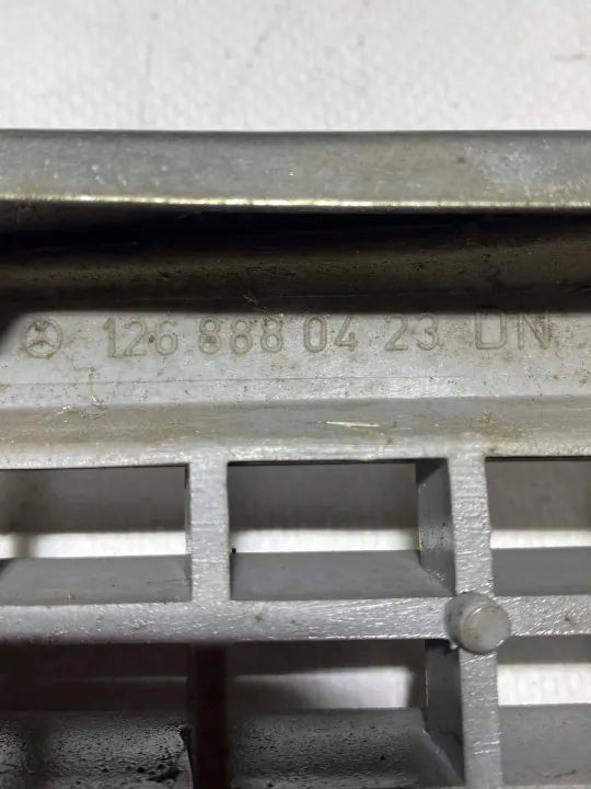 Grille de radiateur Mercedes-Benz S W126 OEM 1268880423 image 9