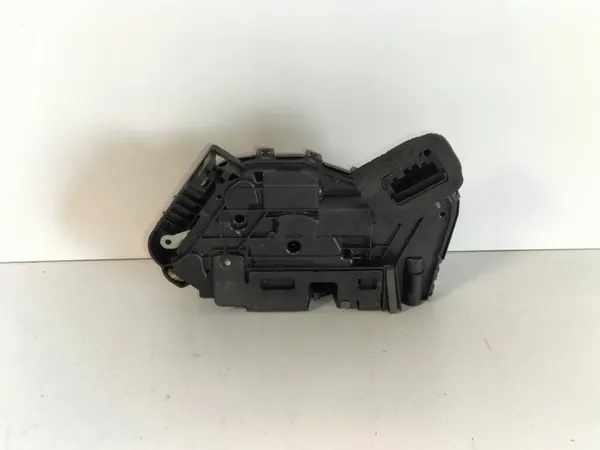 Höger Framdörrslås VW TIGUAN II 16- SKODA KAROQ 17- image 2