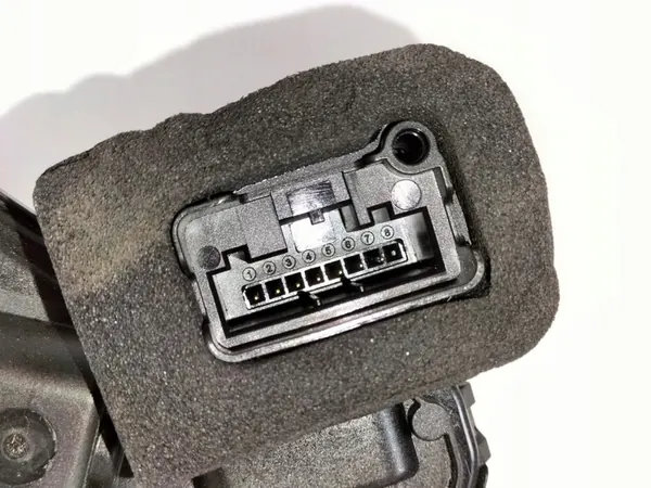 Höger Framdörrslås VW TIGUAN II 16- SKODA KAROQ 17- image 3