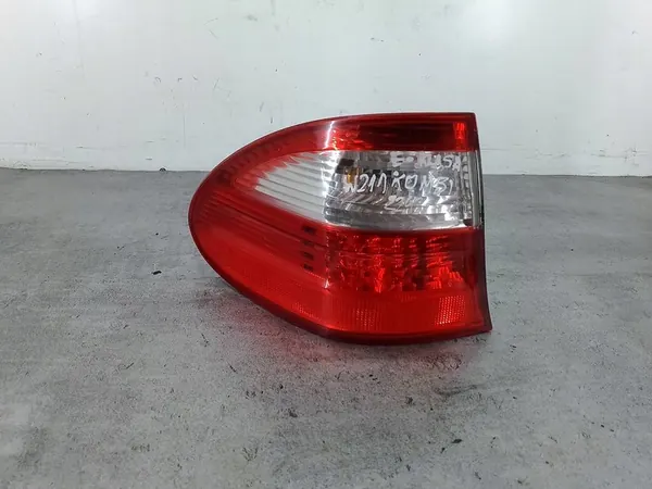 Linker Achterlicht Mercedes-Benz W211 Kombi A2118201564 image 2