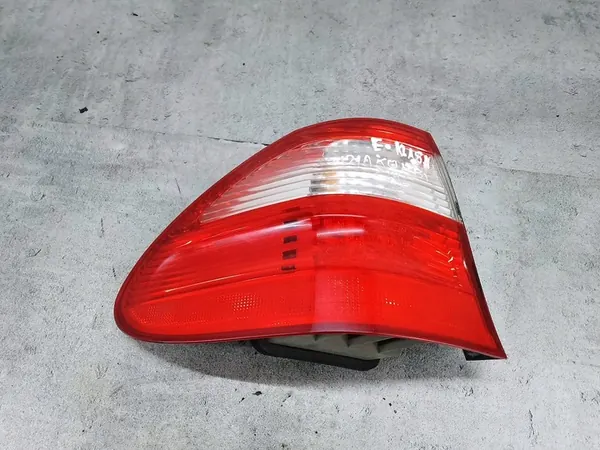 Linker Achterlicht Mercedes-Benz W211 Kombi A2118201564 image 3