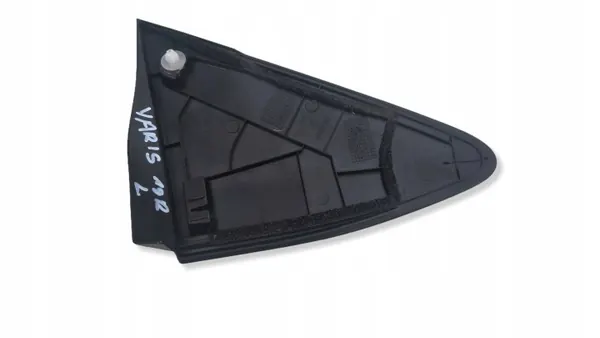 Vasen lokasuojan kolmio OEM 601180D190 Toyota Yaris image 3