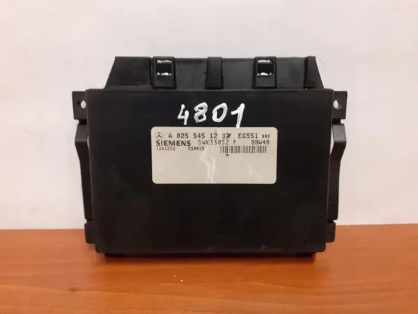 Ordinateur de boîte Mercedes-Benz OEM 4801 Occasion image 2