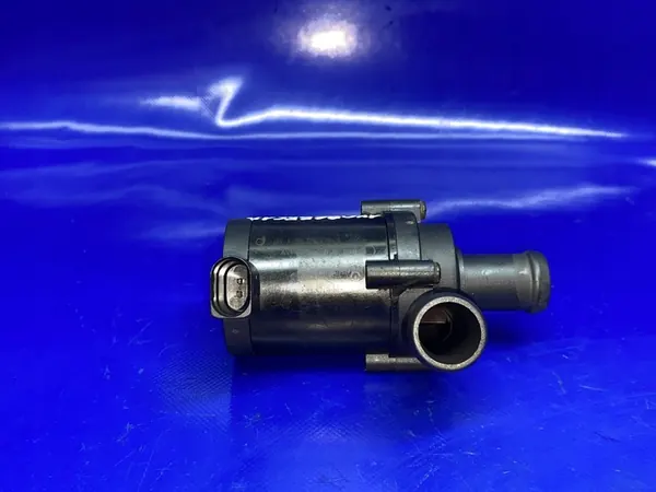 Tilläggsvattenpump A4 B7 A6 C6 2.0 TFSI OEM 1K0965561B image 3