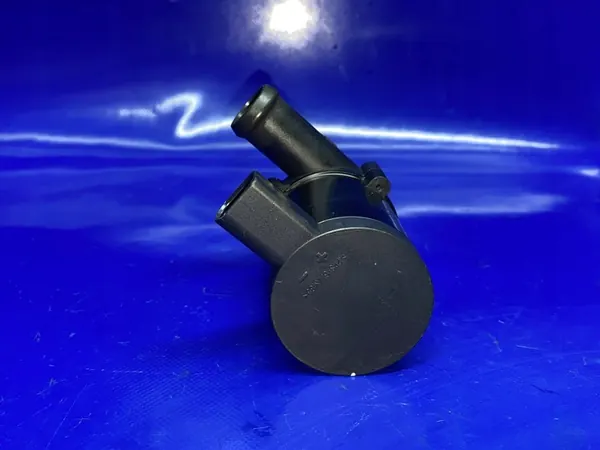 Tilläggsvattenpump A4 B7 A6 C6 2.0 TFSI OEM 1K0965561B image 4