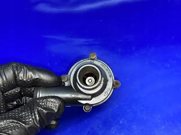 Tilläggsvattenpump A4 B7 A6 C6 2.0 TFSI OEM 1K0965561B image 5