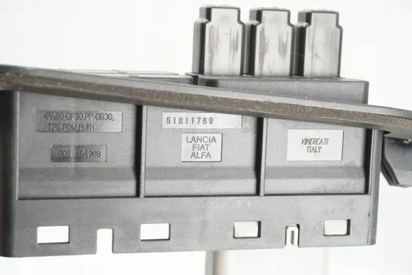 OEM 51811769 Oikea takaoven kytkin Fiat Doblo Cargo image 5