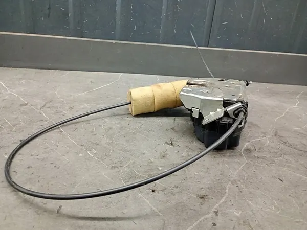 MERCEDES R W251 Baklucka Lås A1647400335 image 6