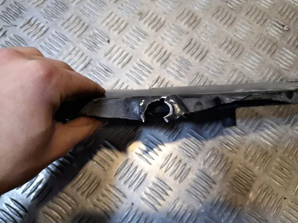 BMW 7 F01 F02 F03 F04 Radiator Mounting Panel / Upper image 2