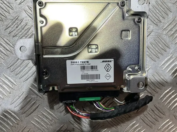 Module Ampli Bose OEM 280617997R pour Renault Clio V image 3