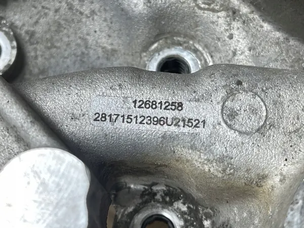 O2 CADILLAC ESCALADE IV 2014 6.2 Pompe à eau OEM 12668985 image 3